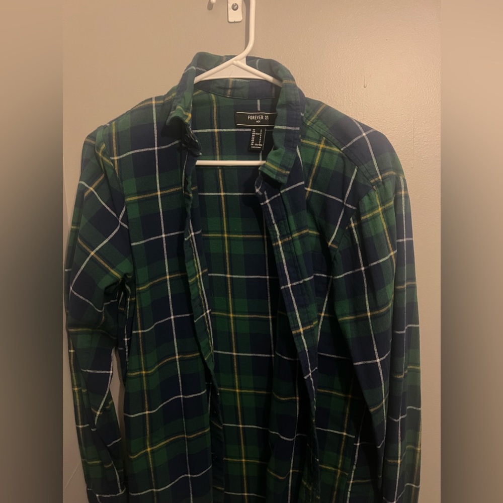 Men’s flannel button up